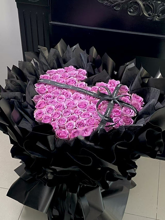 52支紫粉色心形玫瑰